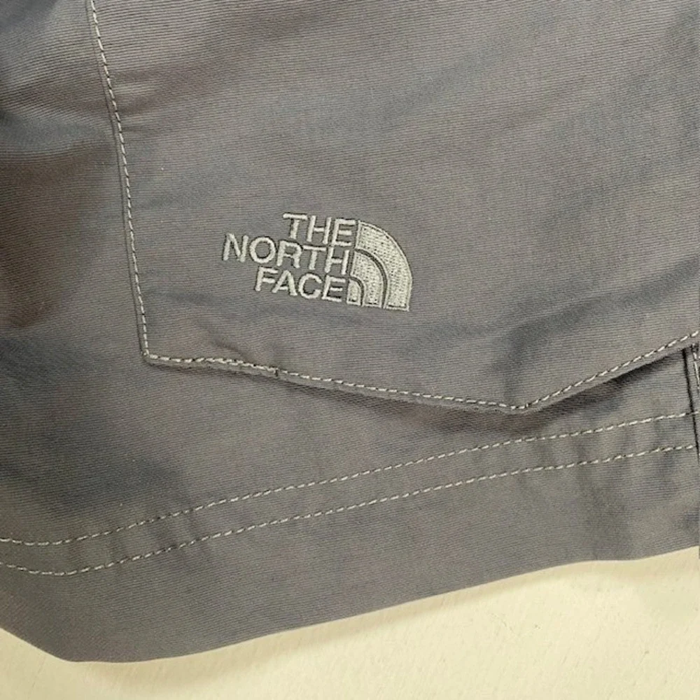 The North Face‎ Mens Gray Nylon Hiking Cargo Shorts Size 30 NF0A2RGB Belted